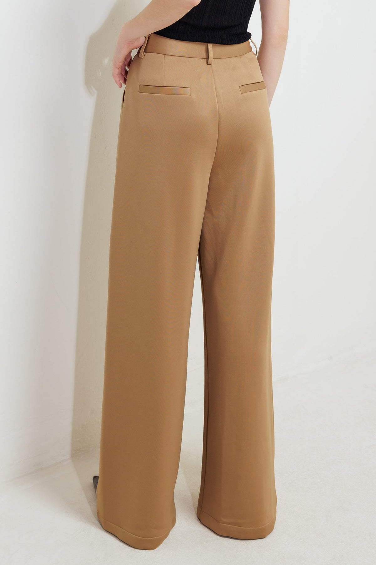 ROMANTIC PETAL WOVEN PANTS