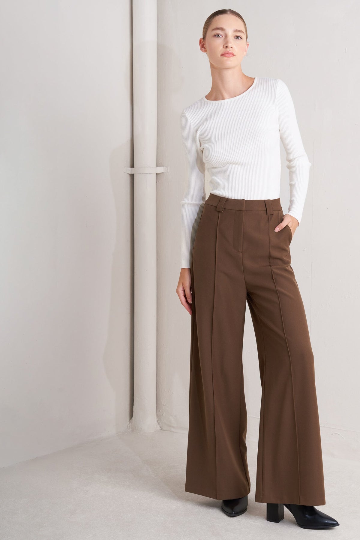MONDAY FLOW BROWN WOVEN PANTS