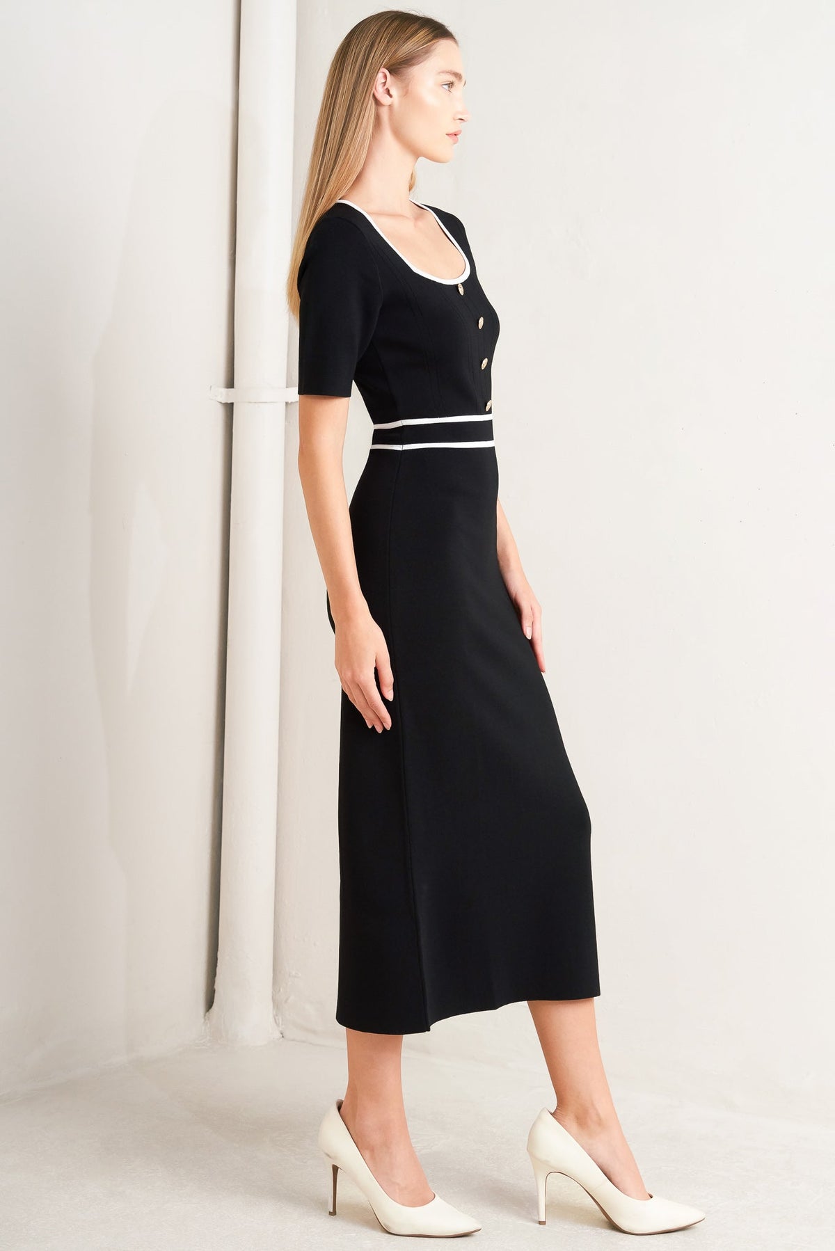 ELEGANT FRAME SWEATER KNIT MIDI DRESS