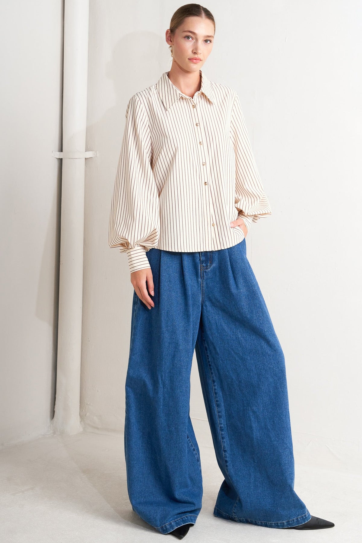 PINSTRIPE CHIC WOVEN TOP