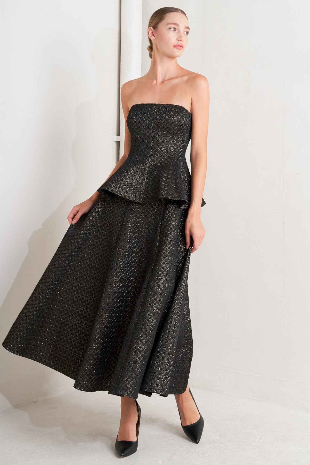 EVENING SCULPT METALLIC THREADED WOVEN TOP