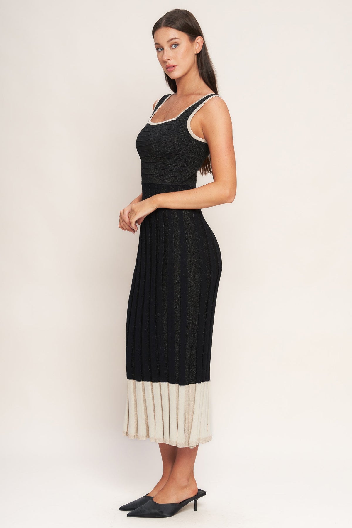 NOIR ÉCLAT SWEATER KNIT MIDI DRESS