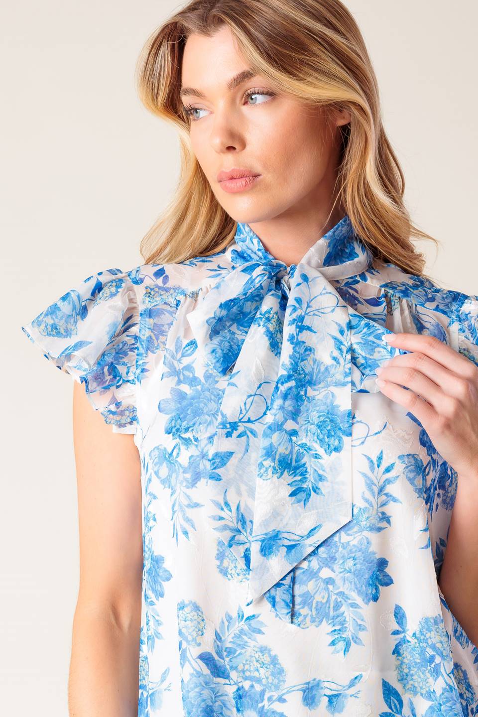 BEAUTY ICON WOVEN TOP