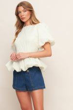 VANILLA SCALLOP WOVEN TOP