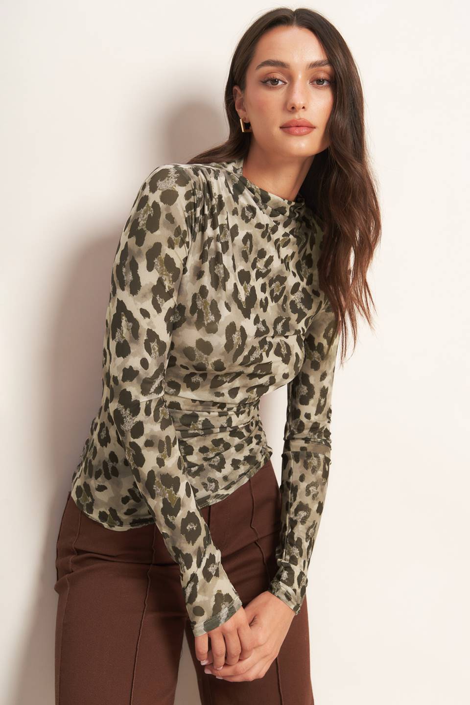 LUXE TRACE TAUPE BLACK WOVEN TOP