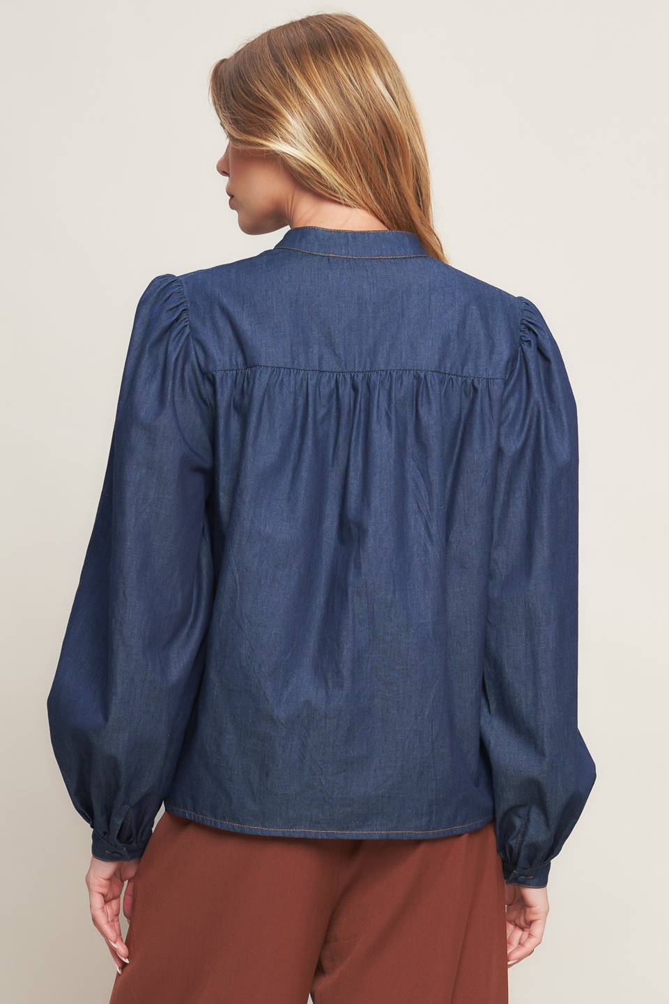 STITCH STORY LIGHTWEIGHT DENIM TOP