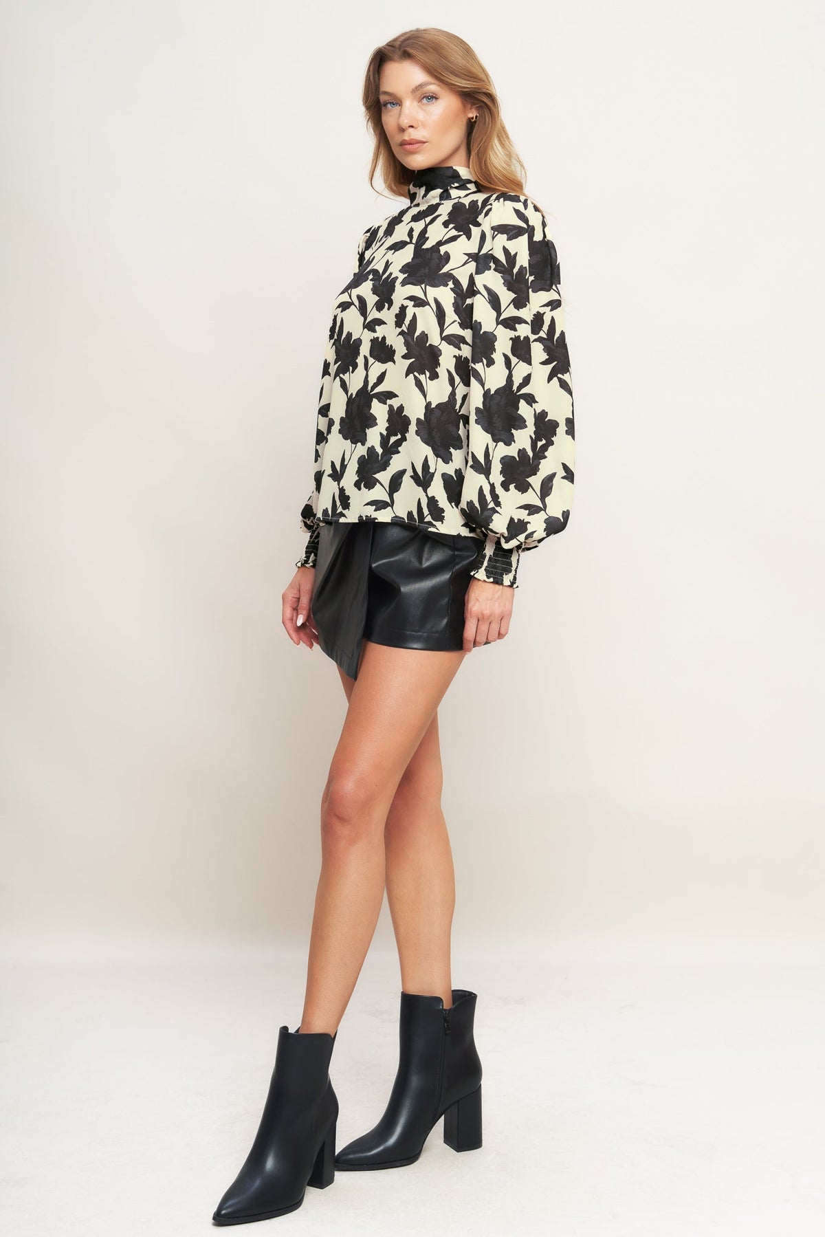 FREEDOM FLORAL STATEMENT WOVEN TOP