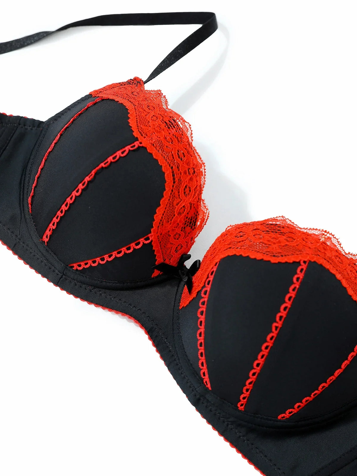 Women's Sexy Contrast Color Lace Push Up Bra Underwire Adjustable Straps Red Lace Trim Comfortable Lingerie