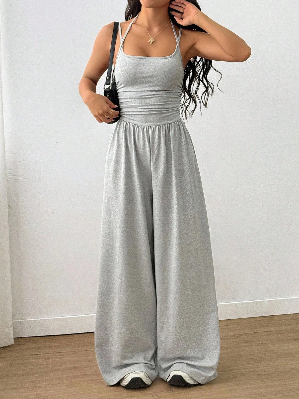 Women's Casual Solid Color Pleating Loose Straight Jumpsuit A-line Backless Halter Neck Slim Cami Jumpsuit Streetwear 2025