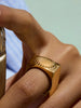 Vintage Shell Pattern Gold Signet Ring test