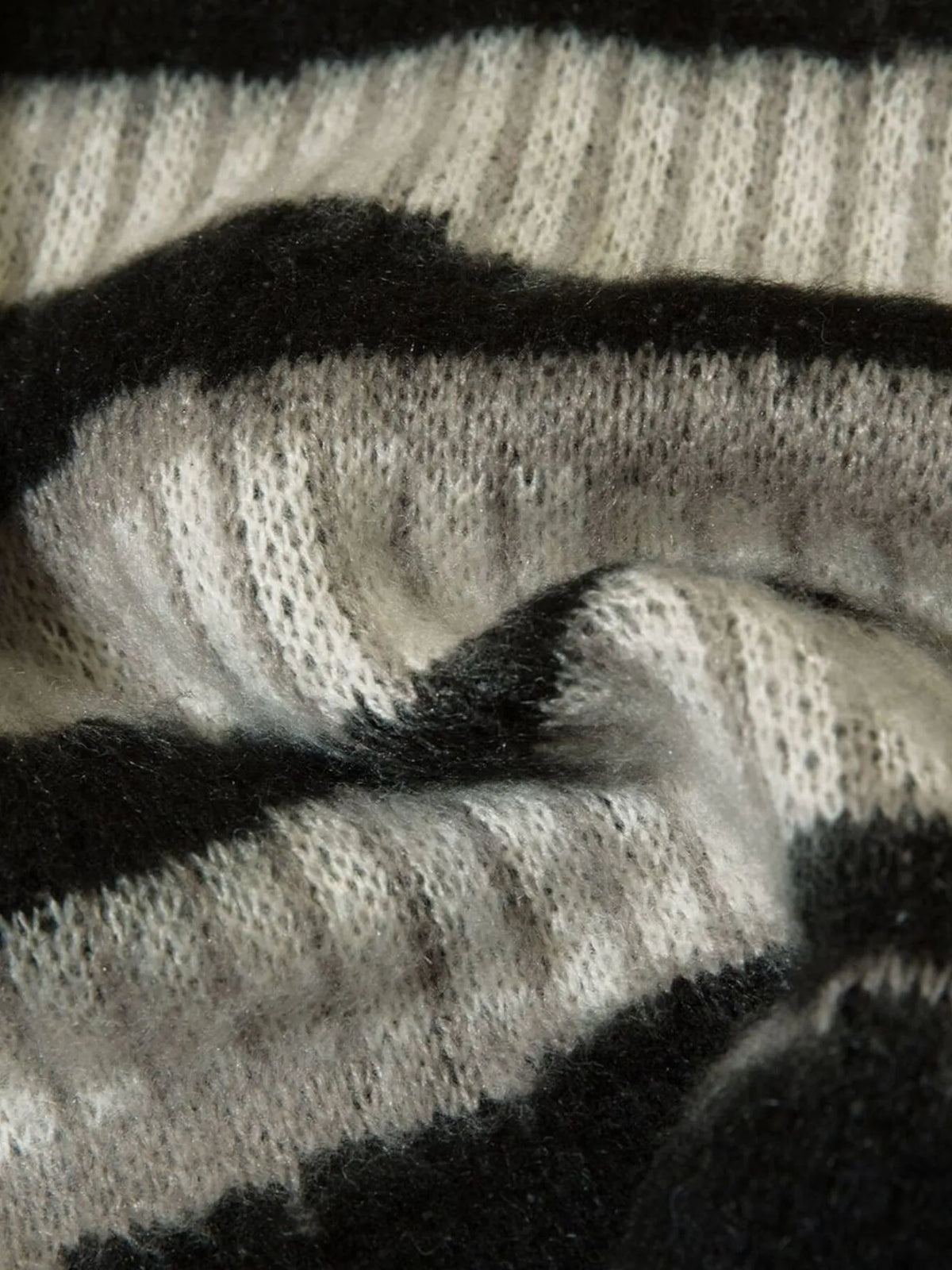 2589fe7e99b046a691de2b9d8b1ab059-Max-Origin