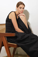 LOVELIEST LOOKS BLACK WOVEN MIDI DRESS