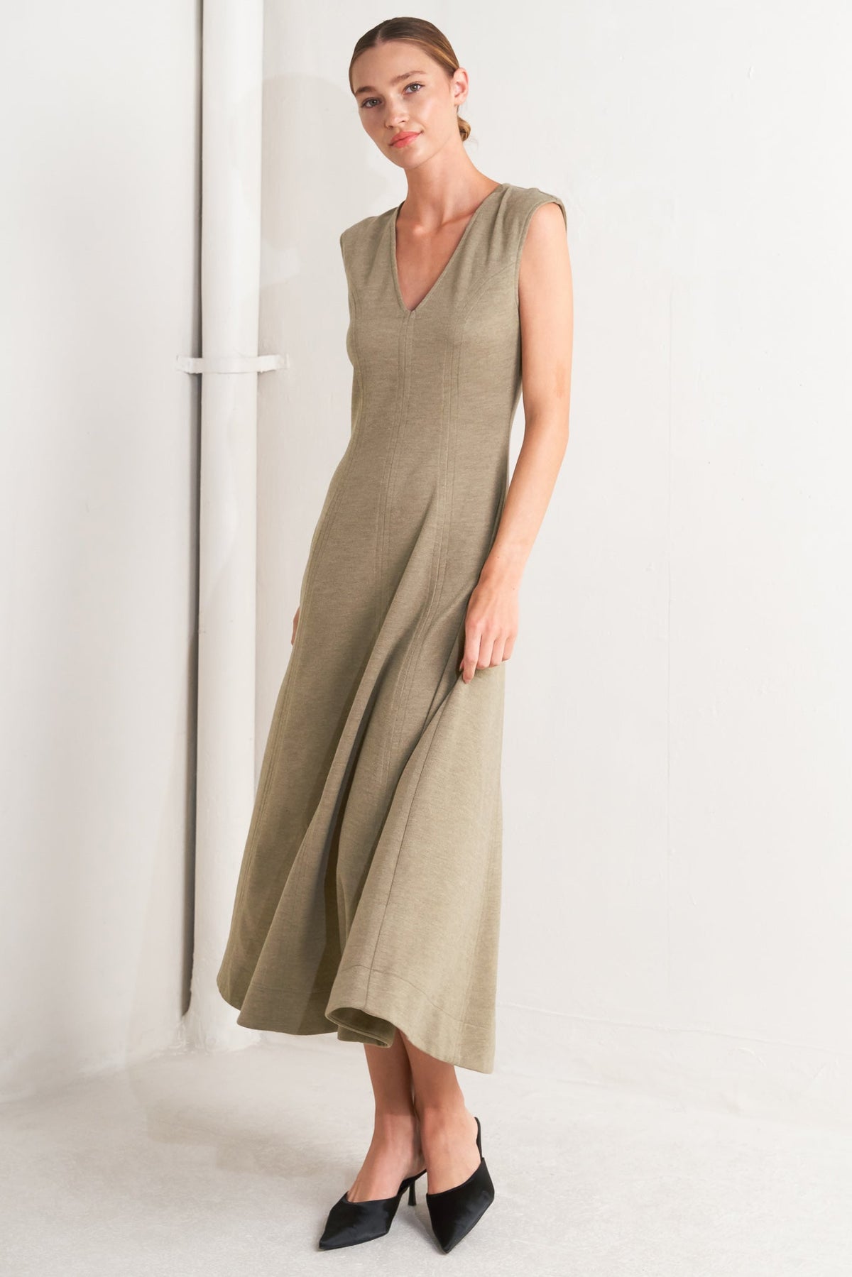 SOPHISTICATED SIMPLICITY WOVEN KNIT MIDI DRESS