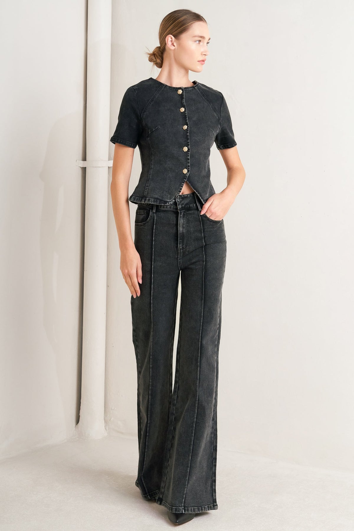 ELEGANT EVERYDAY LOOK DENIM JACKET