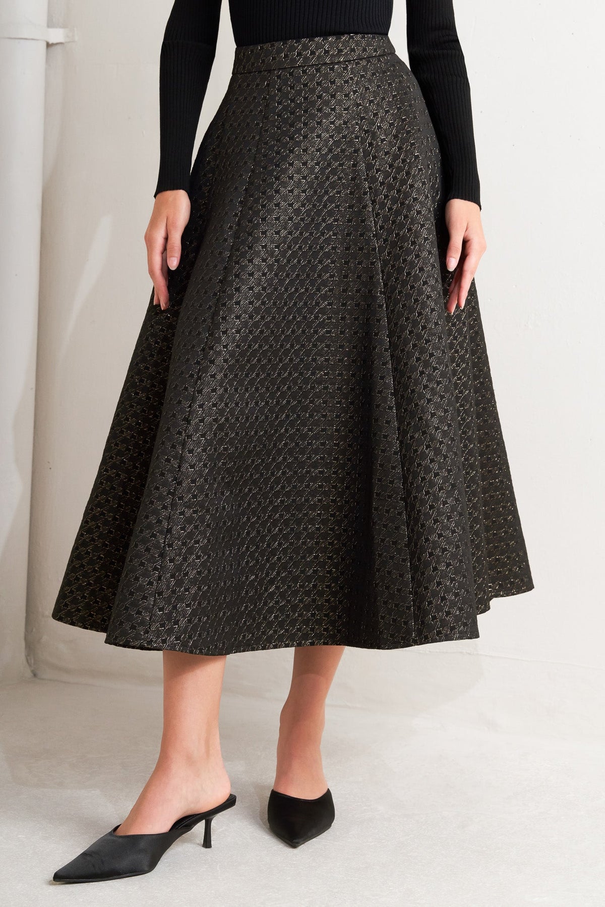 EVENING SCULPT METALLIC WOVEN CIRCLE SKIRT