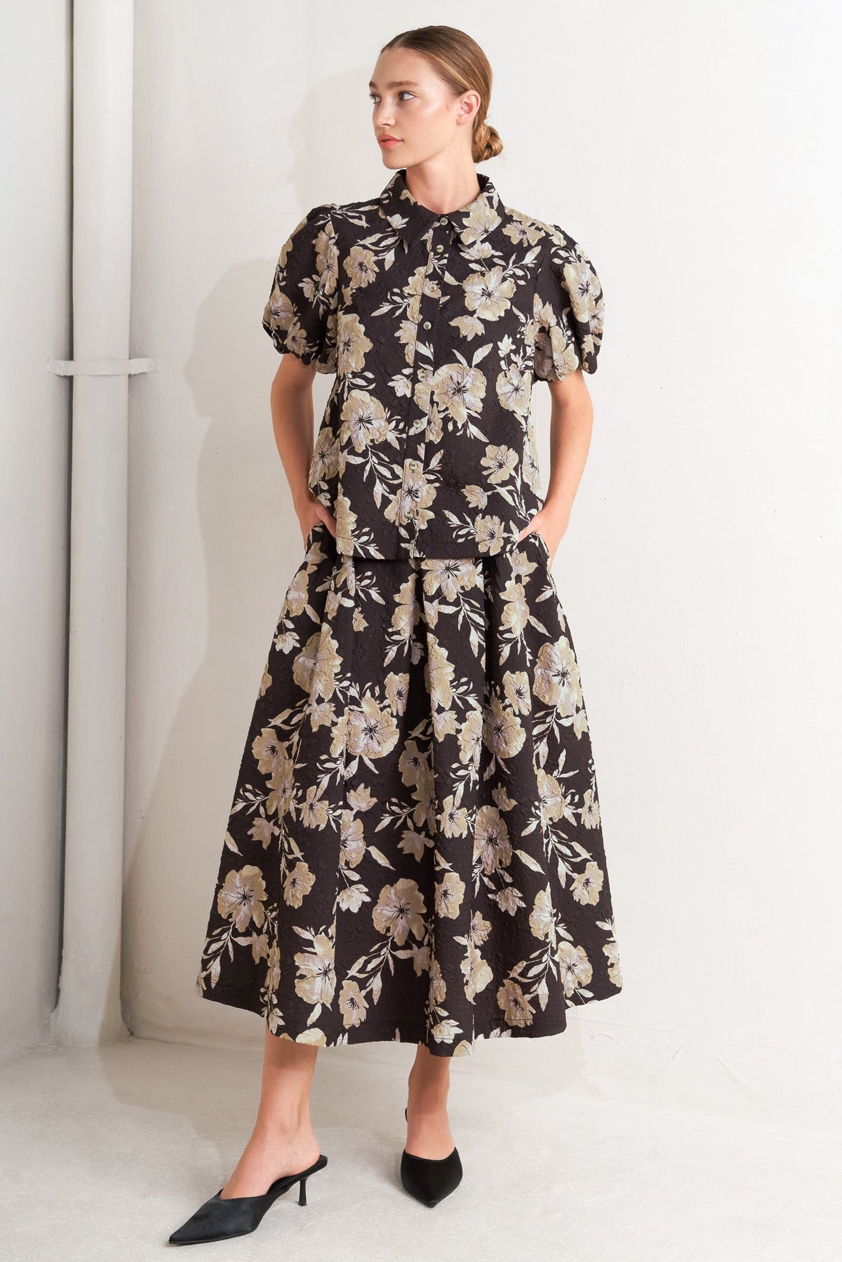 POSH PRESENCE WOVEN TOP