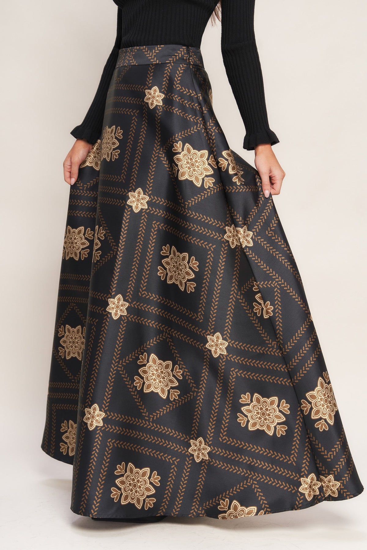ORNAMENTAL NIGHTS WOVEN MAXI CIRCLE SKIRT
