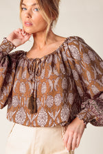 BE ALRIGHT WOVEN TOP