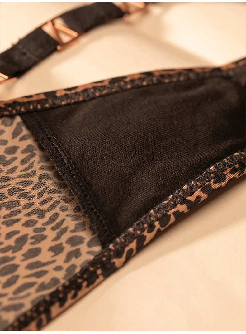 Seamless Sexy Thong Women Underwear Briefs Panties Zebra Flower Low Rise Luxury Metal Buckle G String Bikini Girls Female Panty