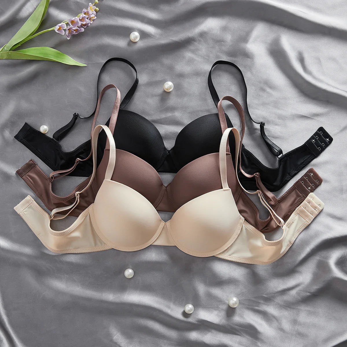 3-Pack of Fashionable Women's Underwear Set Everyday Simple Basic Underwire Bras Supportive and Comfortable Unpadded Women's Bra
