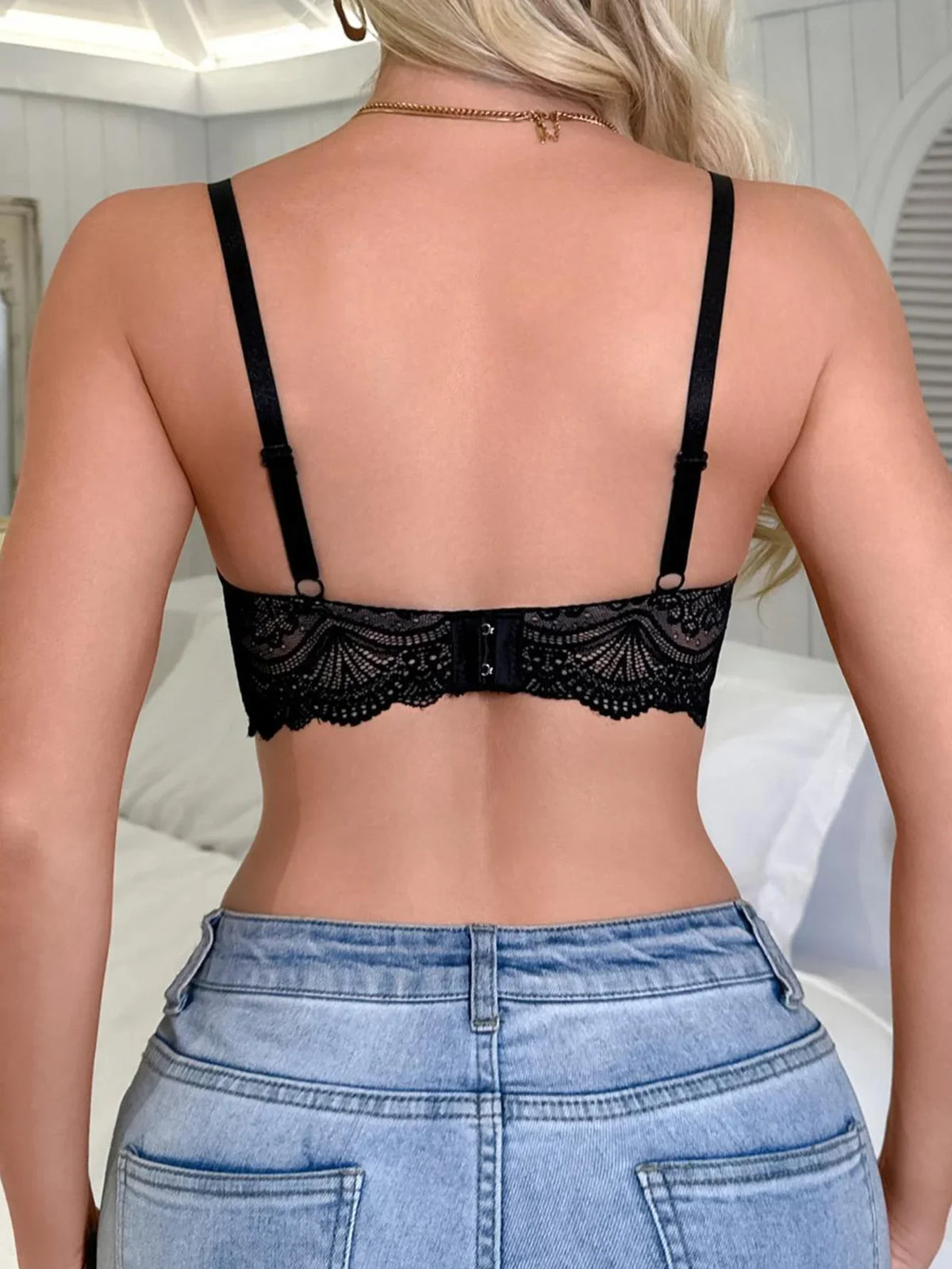Elegant Lace Women's Bra Plunge Push Up Sexy Bras Scallop Cup Underwire Bra Lace Women's Sexy Lingerie