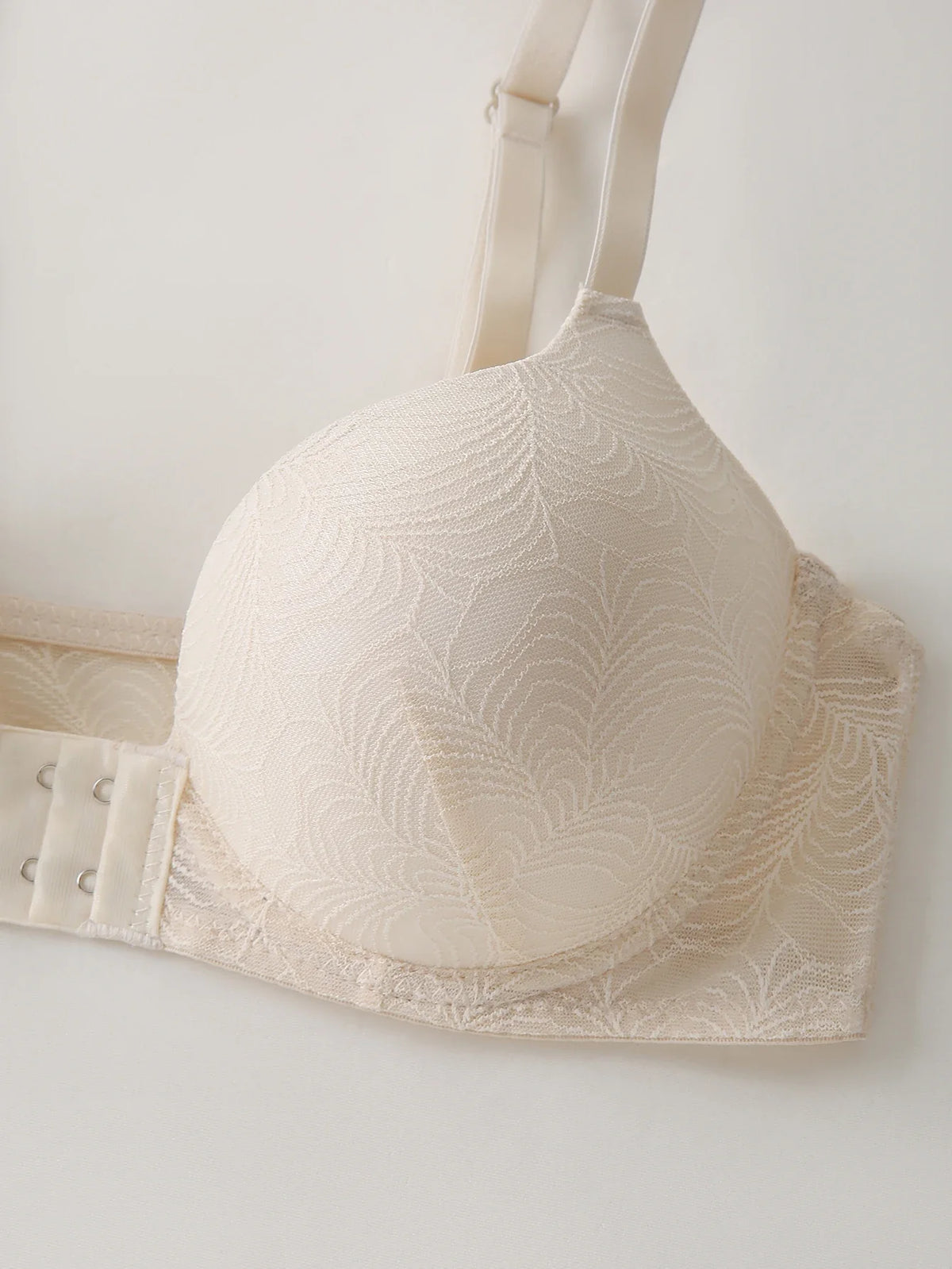 Women's Everyday Floral Embossed Thin Cup Push up Bra, Front Clasp Lace Backless Soft Comfort Underwear